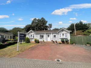 FLAGSHIP PARK- click for photo gallery